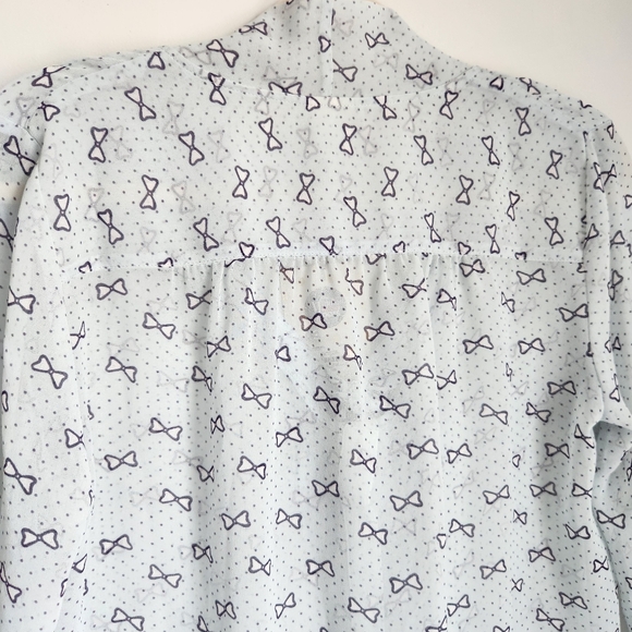 NWT Disney Collab Lauren Conrad Size M Pale Blue Bow Print Button Down Blouse - Picture 9 of 15